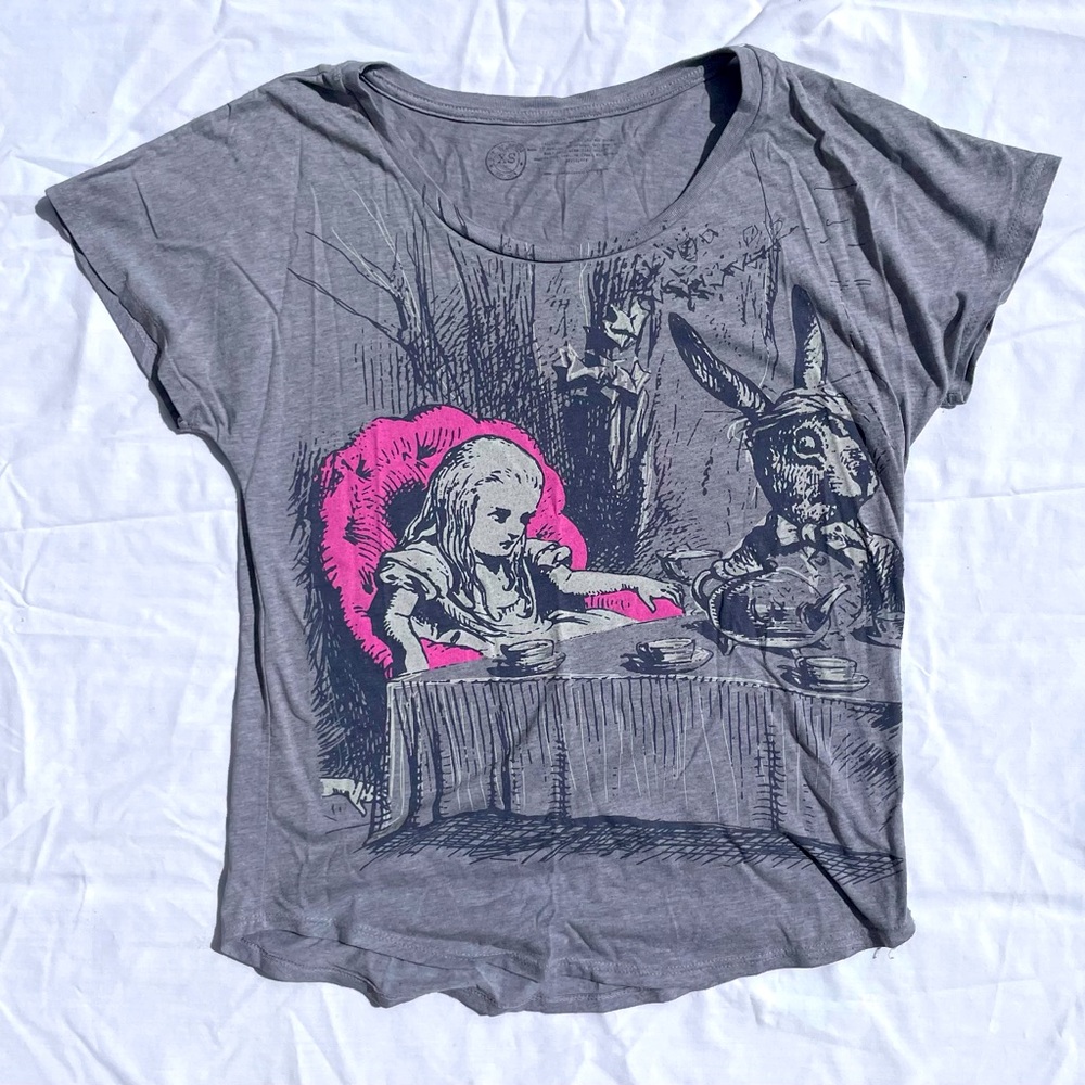 Out of Print Alice in Wonderland “Mad Tea Party” Women’s T-Shirt, Size XS